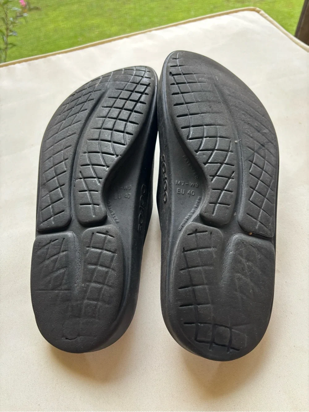 Oofos slides